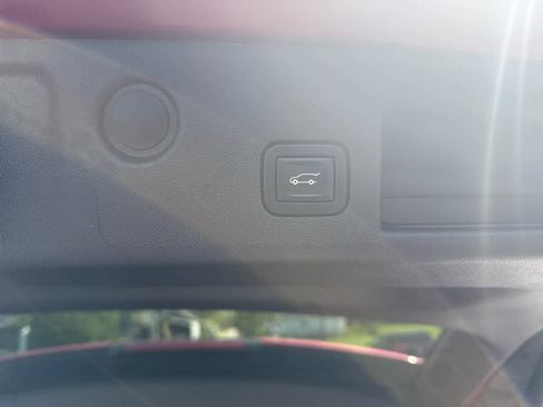 Used 2021 Chevrolet Equinox LT image 16