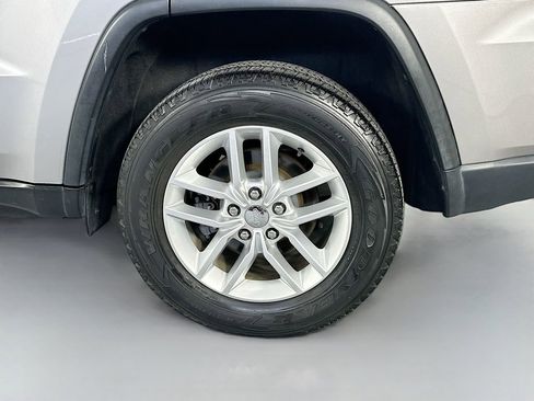 Used 2017 Jeep Grand Cherokee Laredo w/ Quick Order Package 23E image 34