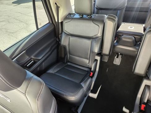 Certified 2025 Ford Expedition Platinum image 16