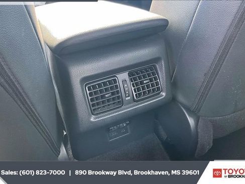 Used 2025 Toyota Camry SE image 23