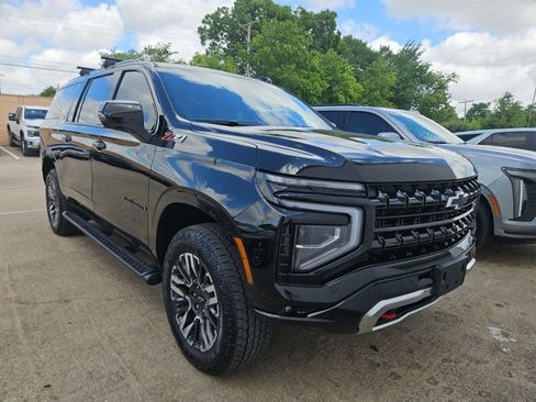 Used 2026 Chevrolet Suburban Z71 w/ Comfort Package AWD/4WD image 2