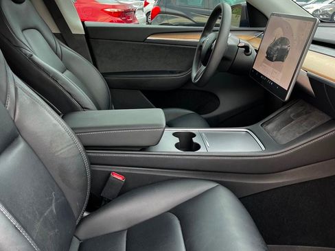 Used 2024 Tesla Model Y Long Range AWD/4WD image 15