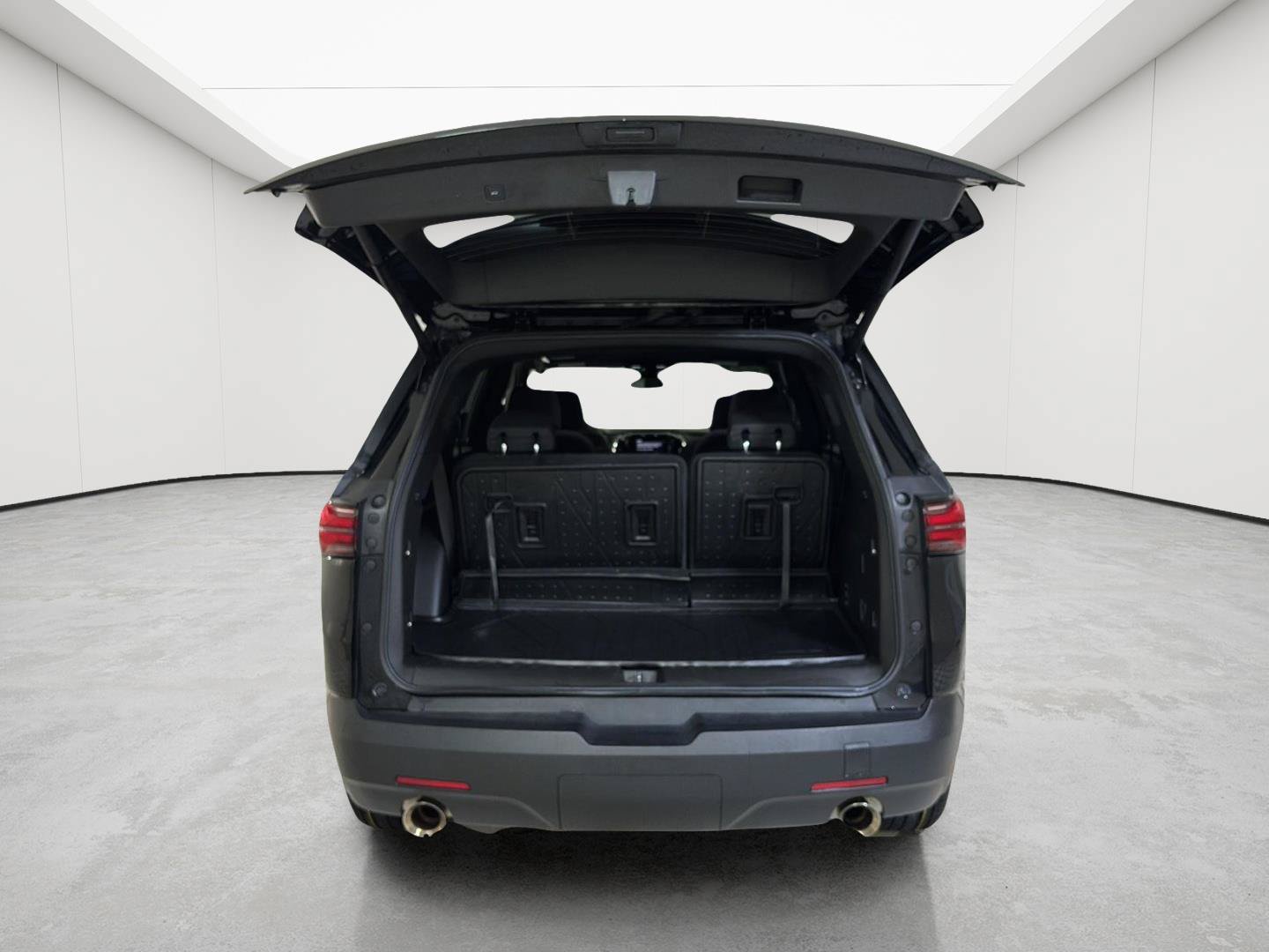 Used 2023 Chevrolet Traverse LT FWD image 7