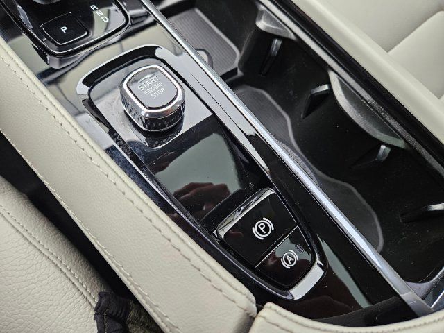 Certified 2025 Volvo XC90 T8 Plus w/ Protection Package Premier AWD/4WD image 30