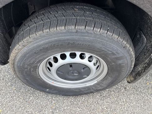 Used 2025 Mercedes-Benz Sprinter 2500 image 33