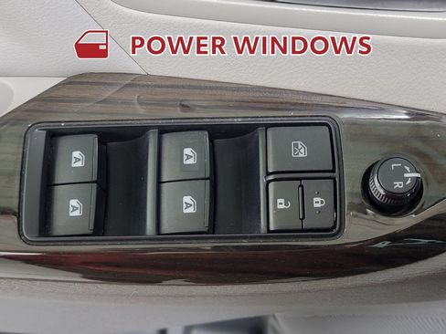 Used 2017 Toyota Sienna XLE Premium AWD/4WD image 29