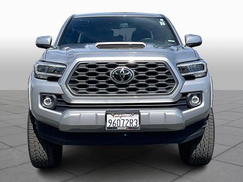 Used 2023 Toyota Tacoma TRD Sport image 3