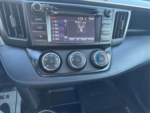 Used 2016 Toyota RAV4 LE AWD/4WD image 30