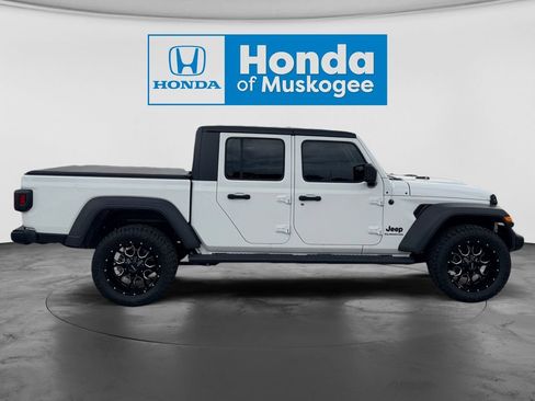 Used 2020 Jeep Gladiator Sport w/ Trailer Tow Package AWD/4WD image 7