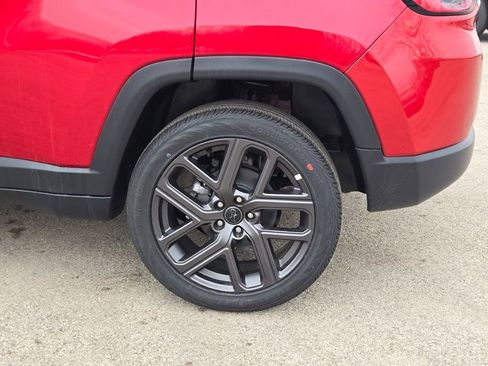 New 2026 Jeep Compass Latitude AWD/4WD image 15