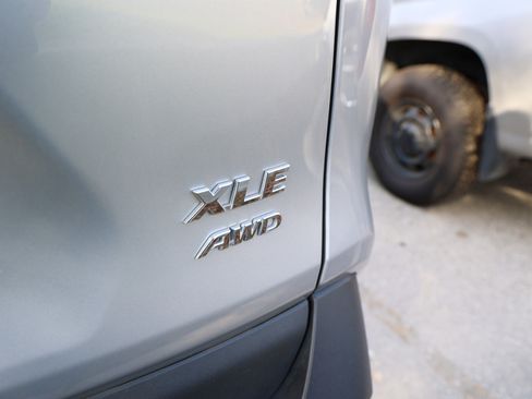 Used 2025 Toyota RAV4 XLE image 11