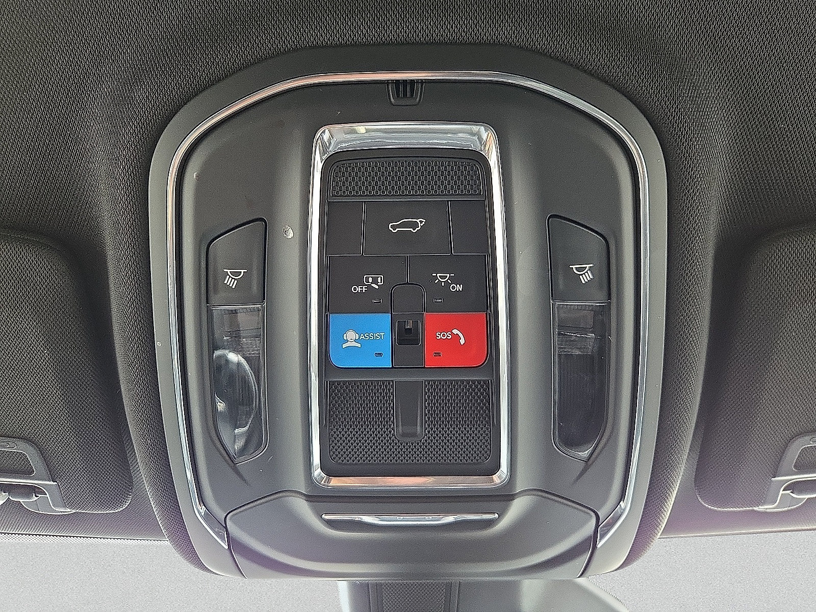 Used 2024 Jeep Grand Cherokee Altitude AWD/4WD image 18