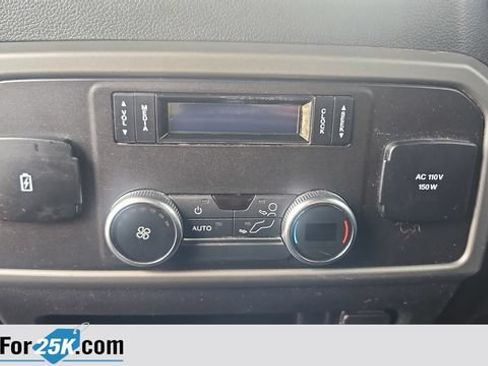 Used 2018 Ford Expedition Max XLT w/ Equipment Group 202A AWD/4WD image 14