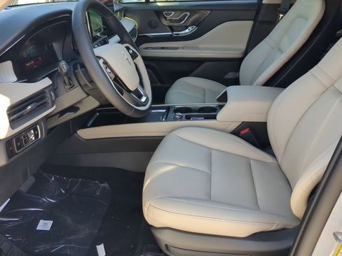 New 2026 Lincoln Corsair Premiere FWD image 11