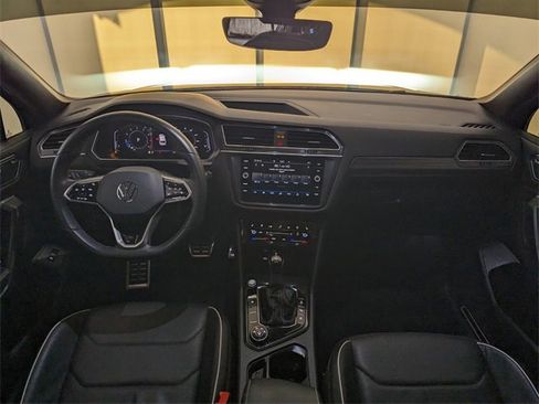 Used 2022 Volkswagen Tiguan SEL R-Line image 9