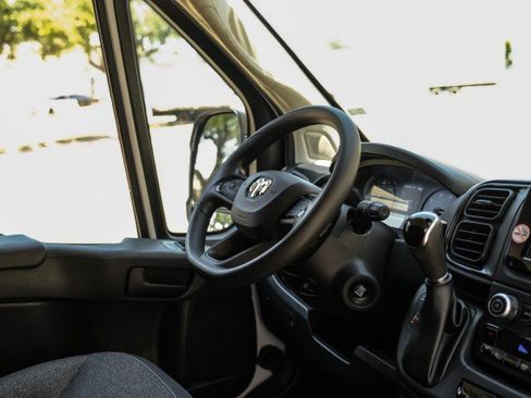 Used 2023 RAM ProMaster 2500 FWD image 13