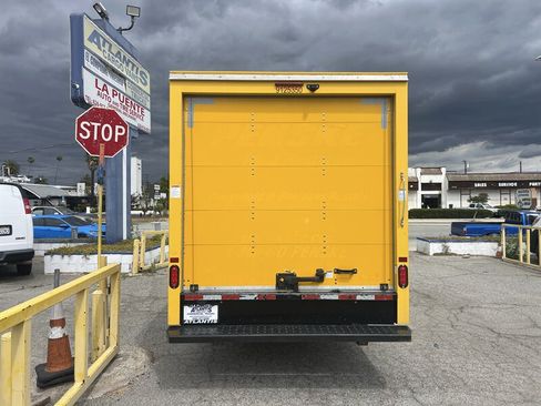 Used 2021 GMC Savana 3500 w/ Power Convenience Package RWD image 3