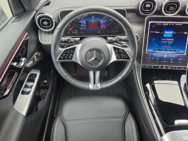 Used 2024 Mercedes-Benz GLC 300 4MATIC w/ Advanced USB Package image 12