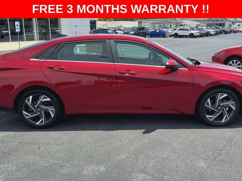 Used 2024 Hyundai Elantra SEL w/ Convenience Package FWD image 2