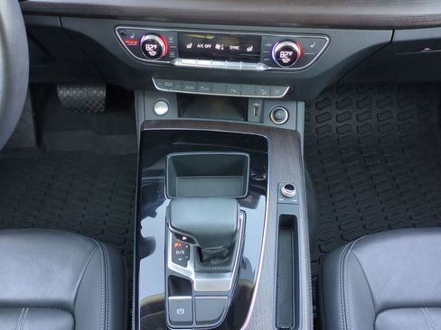 Used 2021 Audi Q5 2.0T Premium Plus w/ Premium Plus Package image 19