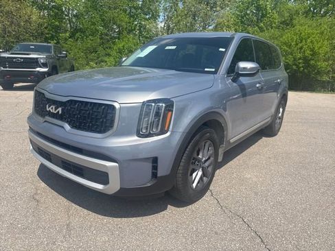 Used 2025 Kia Telluride LX FWD image 1