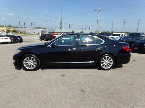 Used 2010 Lexus LS 460 Base AWD 4dr Sedan image 3