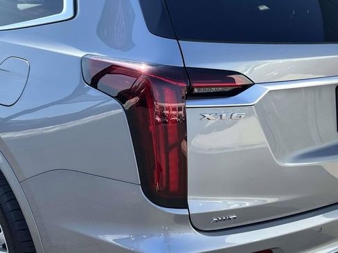 Certified 2025 Cadillac XT6 Luxury image 10