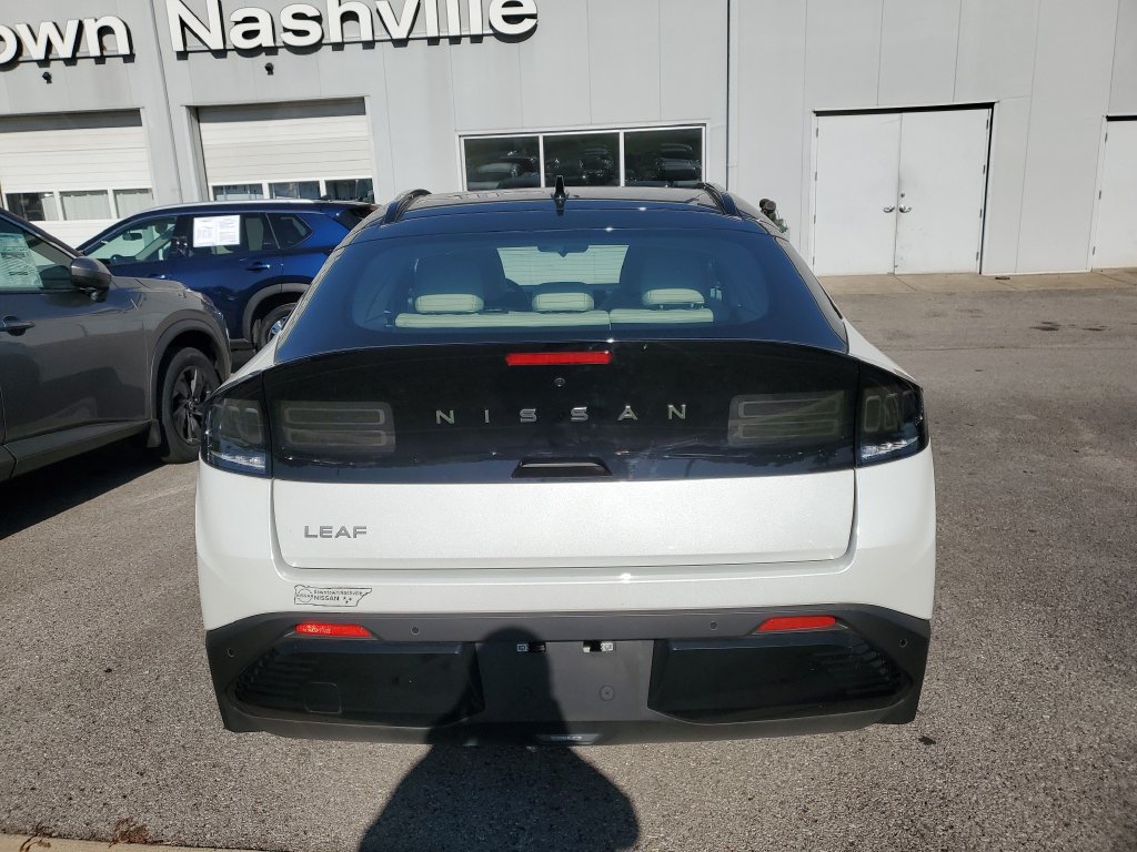 Certified 2026 Nissan Leaf Platinum+ w/ Cargo Package (Platinum+) FWD image 18