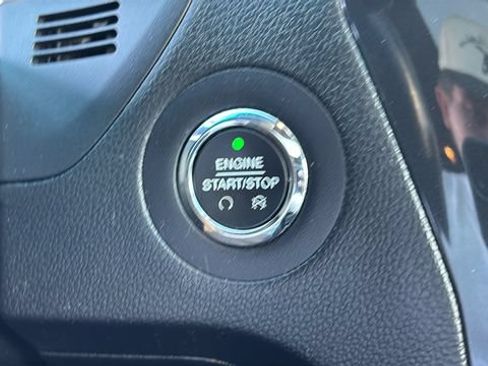 Used 2016 Ford Explorer XLT w/ Equipment Group 202A AWD/4WD image 12