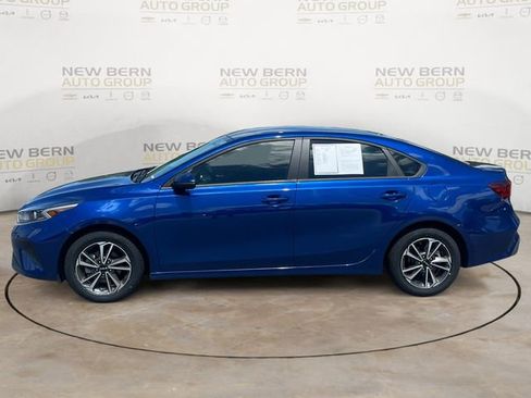 Used 2024 Kia Forte LXS w/ LXS Technology Package FWD image 2