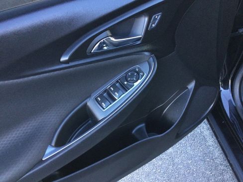 Used 2018 Chevrolet Malibu LT image 12