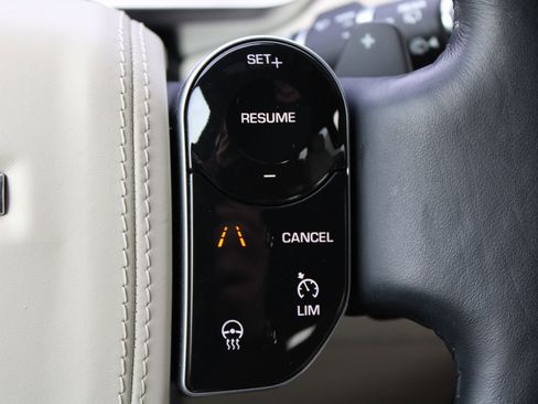 Used 2022 Land Rover Range Rover Westminster Edition image 14