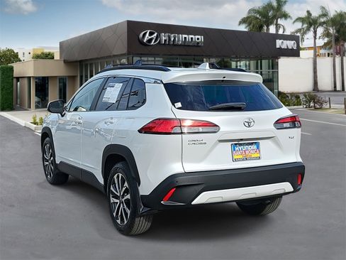 Used 2024 Toyota Corolla Cross XLE image 5