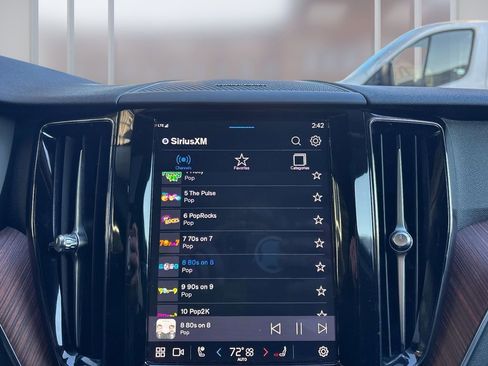 Used 2024 Volvo XC60 B5 Plus w/ Protection Package Premier image 21