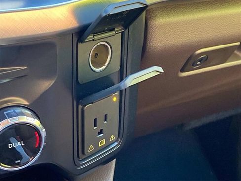 Used 2025 Ford F450 King Ranch w/ Chrome Package image 27