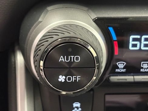 Used 2025 Toyota RAV4 XLE AWD/4WD image 26
