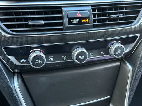 Used 2018 Honda Accord Sport image 21