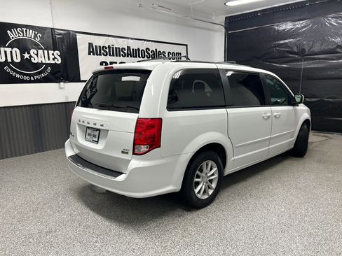 Used 2014 Dodge Grand Caravan SXT image 6