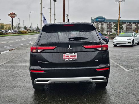 Used 2024 Mitsubishi Outlander SE image 6