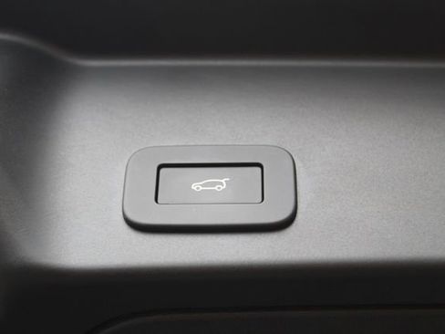 Used 2025 Land Rover Range Rover Evoque S image 25