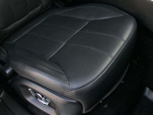 Used 2017 Land Rover Range Rover Sport HSE image 14