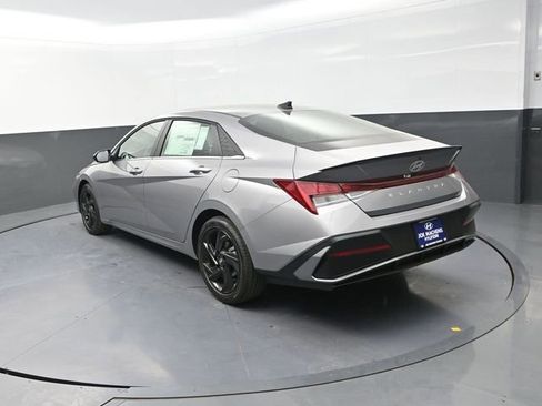 New 2026 Hyundai Elantra SEL Sport Premium FWD image 6