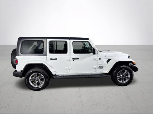 Used 2021 Jeep Wrangler Unlimited Sahara AWD/4WD image 5
