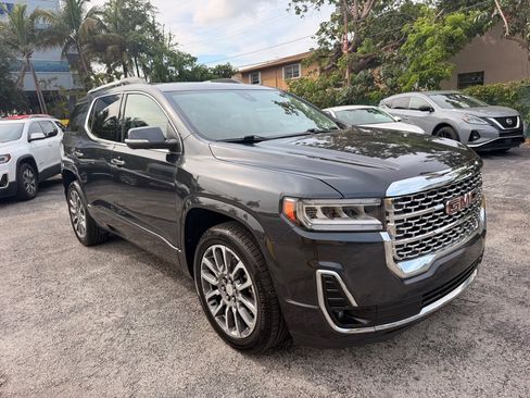 Used 2021 GMC Acadia Denali w/ Denali Technology Package FWD image 6
