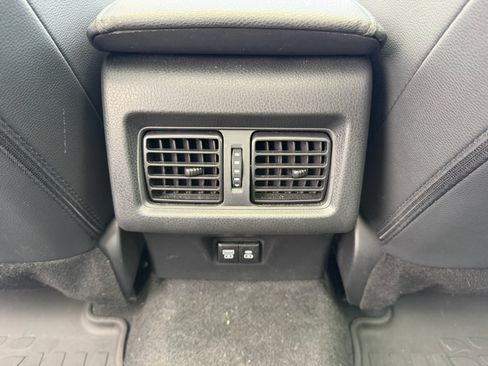 Used 2019 Jeep Compass Latitude FWD image 30