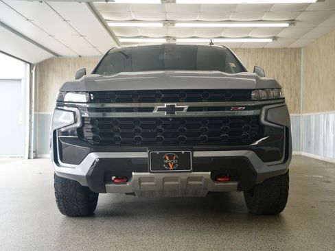 Used 2022 Chevrolet Suburban Z71 w/ Z71 Off-Road Package AWD/4WD image 3