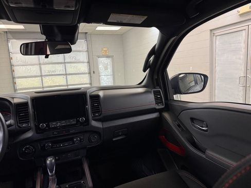Used 2024 Nissan Frontier PRO-4X w/ Technology Package AWD/4WD image 23