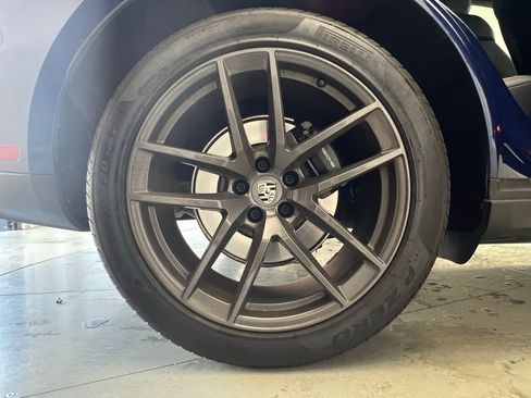 Certified 2023 Porsche Macan Turbo AWD/4WD image 27