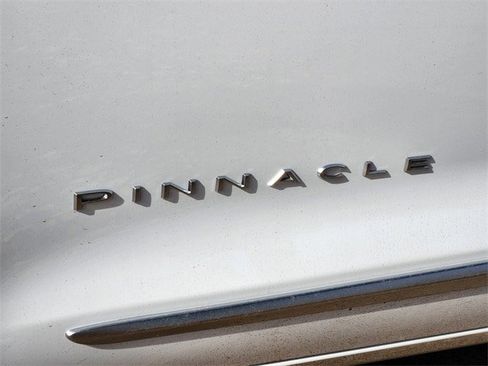 New 2026 Chrysler Pacifica Pinnacle image 8