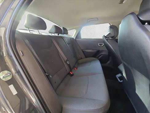 Used 2025 Kia K4 FWD image 18